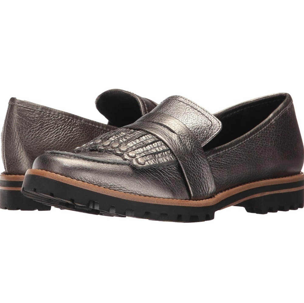 Bernardo Olley Loafers In Gunmetal Tumbled Pascale Size 9